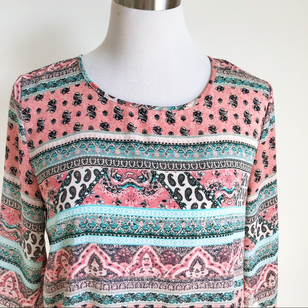 Pink Republic Women’s Salmon Turquoise Print Paisley Boho Flowy Top, size Medium - Picture 4 of 16